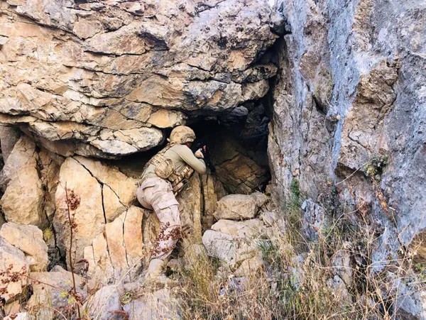son-dakika-msb-duyurdu-9-pkkli-terorist-olduruldu-1643871788395.jpg Son dakika: MSB duyurdu: 9 PKK'lı terörist öldürüldü-3