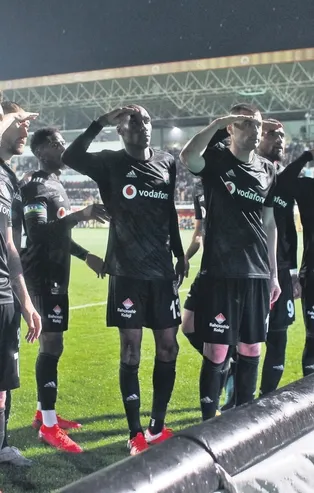 Beşiktaş 1-0 geriye düşmesine rağmen Alanya’yı devirdi... ‘Yarışta varım’ dedi!