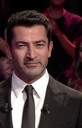 1920'de Yunanistan Kralı Aleksandros hangi hayvanın saldırısına uğrayıp ölmüştür?