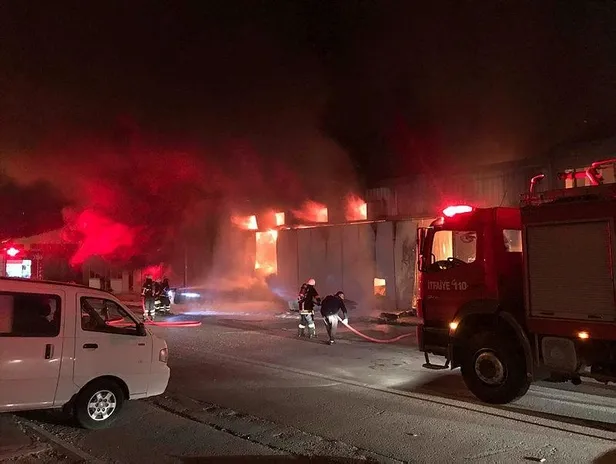 Son dakika: Çorum’da sanayi sitesinde yangın: 5 iş yeri küle döndü-1