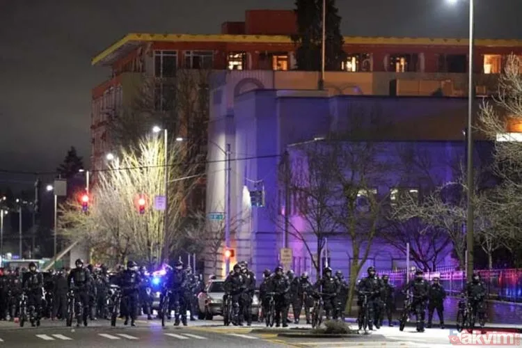 ABD'de bir kez daha karıştı! Polis vatandaşı ezdi! Sokaklar yangın yeri