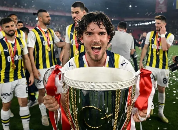 fenerbahcede-yuzyilin-ayriligi-super-lig-tarihine-damga-vuracak-30-milyon-euro-1690790351505.jpg