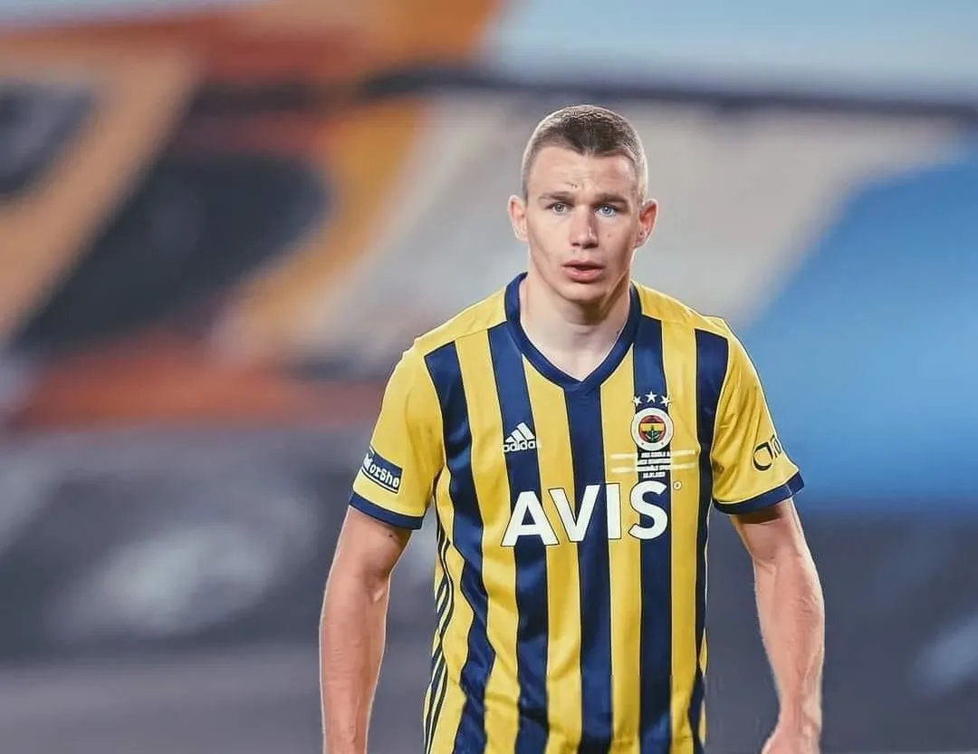 Szalai stopere geçiyor