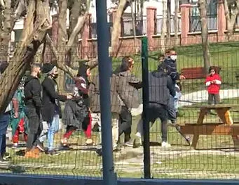 Beyoğlu’nda meydan kavgası! Bıçak ve kemer havada uçuştu