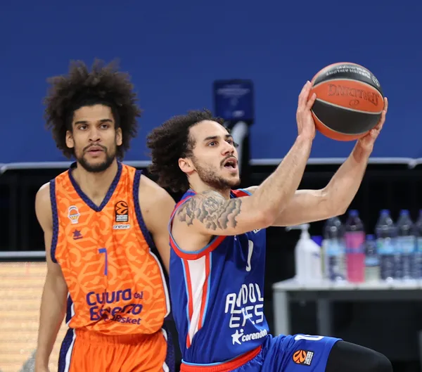 anadolu-efesin-yildiz-oyuncusu-shane-larkin-imzayi-atti-1654847562121.jpg Anadolu Efes'in yıldız oyuncusu Shane Larkin imzayı attı!-3