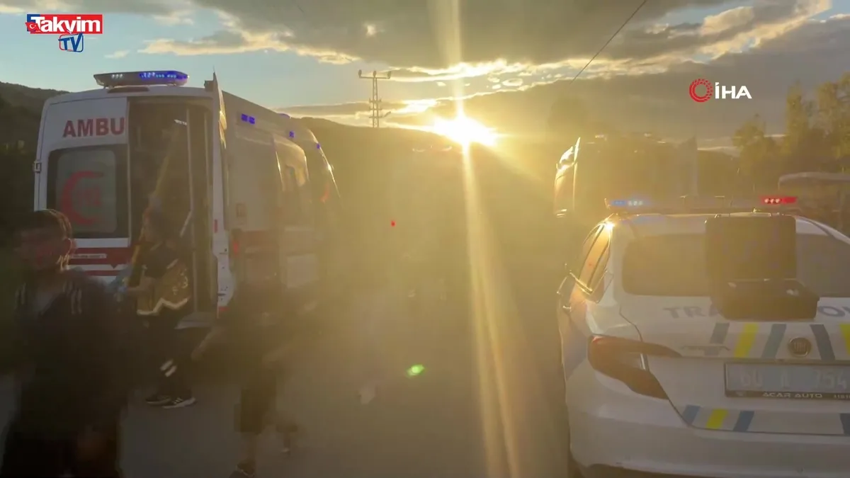 Erbaa’da minibüs ile otomobil çarpıştı: 5 yaralı