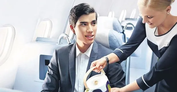 Uçakta üzerine çay dökülen yolcu, açtığı davayı kazandı: 635 bin lira tazminat kazandı