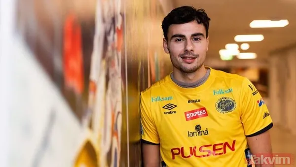 Fatih Terim'in yeni Sneijder'i Yunus! Forvete ise 5 aday... - 10