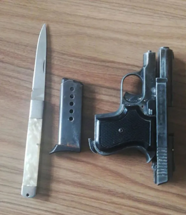 Kütahya'da korkunç görüntüler! Tartıştığı yaşıtlarına döner bıçağı ile saldırdı-1