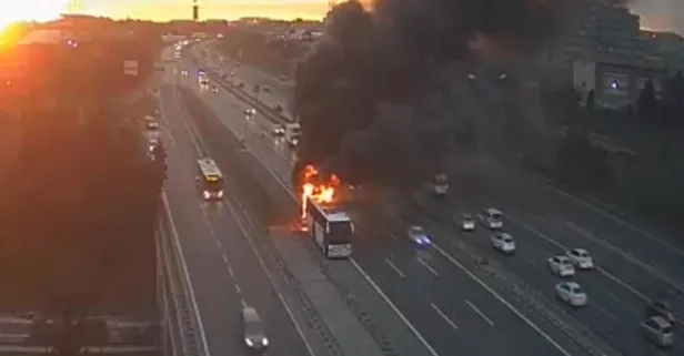 Son dakika: Ümraniye TEM otoyolunda seyir halindeki iki yolcu otobüsü alev alev yandı