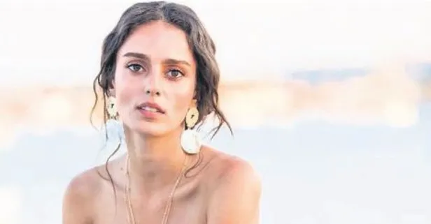 Bestemsu Özdemir'in panik gecesi! Gizemli bir beyefendiyle önce sarıldılar sonra kaçtılar