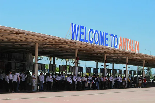 olasi-rusya-ukrayna-savasi-antalyayi-derinden-sarsar-en-iyi-ihtimalle-1-milyon-kaybedecegiz-1644932316747.jpg Olası Rusya-Ukrayna savaşı Antalya'yı derinden sarsar: En iyi ihtimalle 1 milyon kaybedeceğiz-3