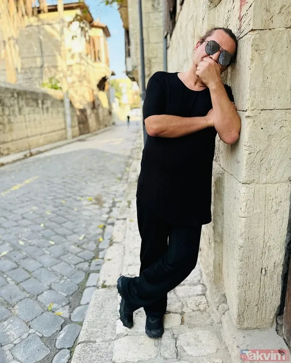 Ebru Gündeş’ten “güzel yürekli” dediği Armağan Çağlayan’a tam destek! Sarıp sarmalayıp paylaştı: “Yıllardır beyninde 3 tane klipsle...” - 6