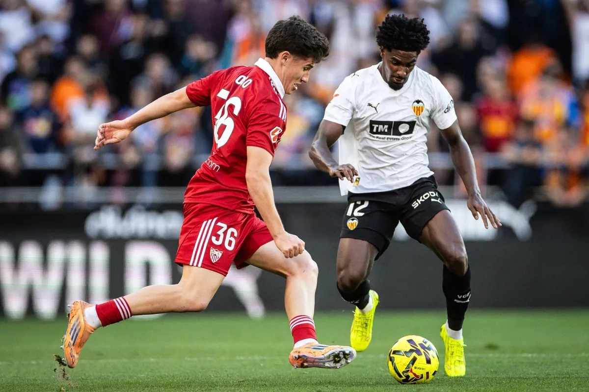 besiktasta-sol-bekin-yeni-adayi-joaquin-martinez-gauna-transfer-icin-fransiz-rakip-1780079183324.jpeg Beşiktaş'ta sol bekin yeni adayı Joaquin Martinez Gauna Oso! Transfer için Fransız rakip-4