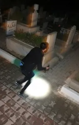 Mezarlıkta ağlayan 'gizemli kız'la ilgili Valilikten son dakika açıklaması! Gizemli ağlayan kız bulundu mu?