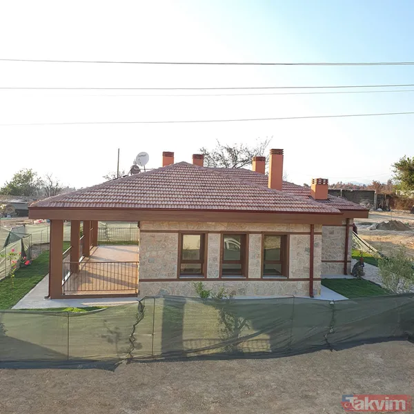 Manavgat’ta evleri kül olan 80 yaşındaki İbrahim Deniz ve eşi Ayşe Deniz yeni evlerine kavuştu - 16