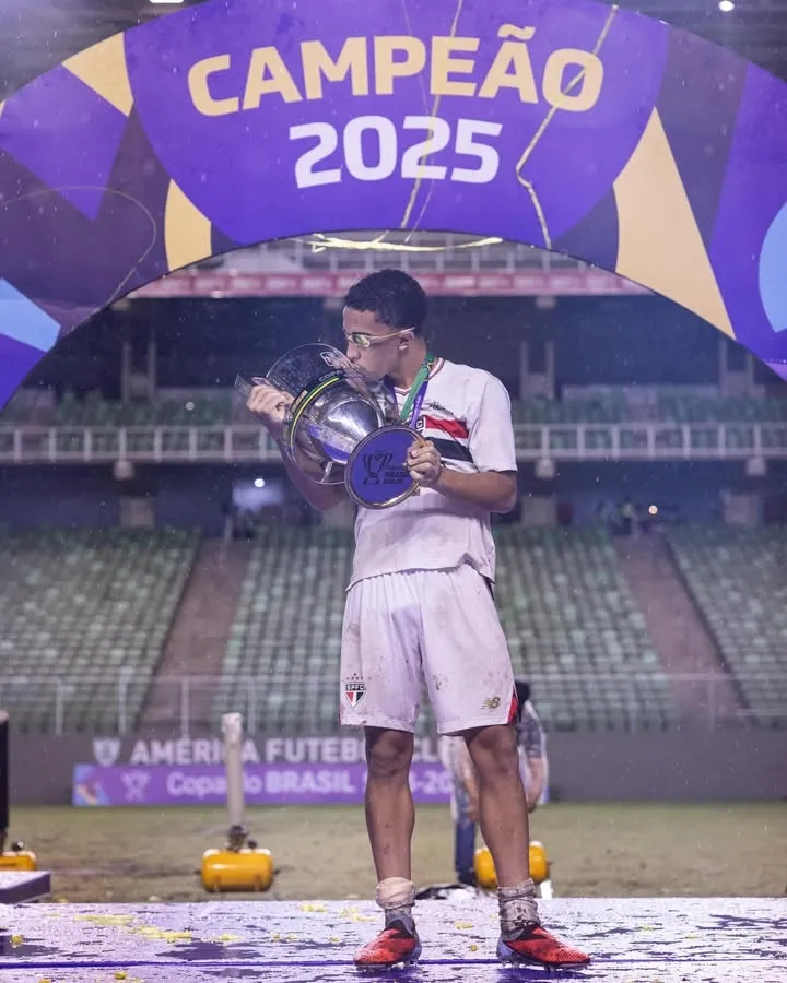 Fenerbahçe'de yeni sezonun ilk transferi belli oldu! - 22