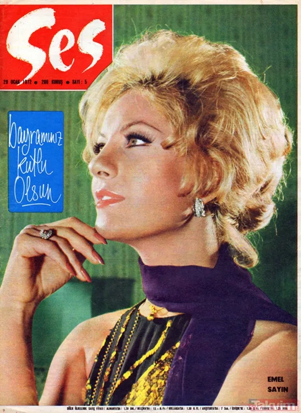 Müzik Kariyerinin Başlangıcı Genç Yaşlarda Müziğe İlgi Duyan Emel Sayın'ın Profesyonel Yolculuğu, Arif Sami Toker'den Aldığı Derslerle Şekillendi. Toker'in...