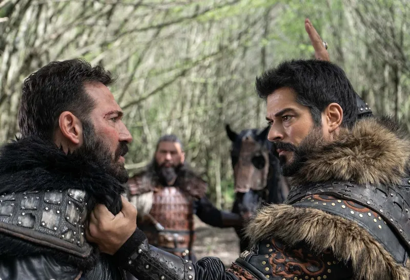 kurulus-osman-156-bolum-nefes-kesecek-osman-beyin-yeni-dusmanlari-uclarda-toy-ve-gaza-bir-arada-1713256285893.jpg Kuruluş Osman 156. bölüm nefes kesecek: Osman Bey’in yeni düşmanları Uçlar’da toy ve gaza bir arada!-2