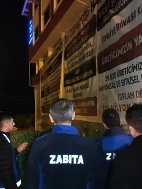 mansur-yavasa-haymanada-pankart-operasyonu-1782043857222.jpg Mansur Yavaş'a Haymana’da pankart operasyonu | İzinsiz afişler gece yarısı tek tek söküldü-5