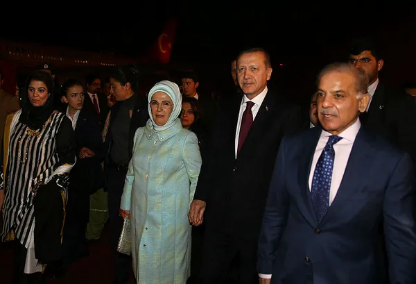 pakistanda-imran-han-donemi-bitti-yerine-en-guclu-aday-sahbaz-serif-sahbaz-serif-kimdir-sahbaz-serifin-turkiye-1649580917915.jpg Pakistan'da İmran Han dönemi bitti! Yerine en güçlü aday: Şahbaz Şerif | Şahbaz Şerif kimdir? Şahbaz Şerif'in Türkiye görüşü ne?-6