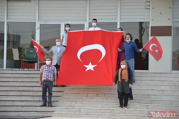 19 Mayıs saat 19.19'da tüm Türkiye İstiklal Marşı için tek ses oldu! - 8