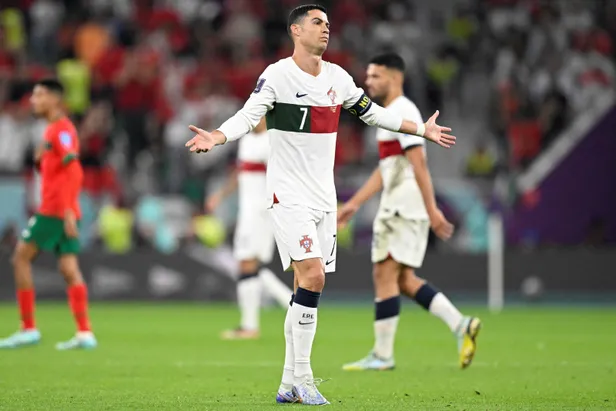 ronaldonun-yeni-projesi-saskina-cevirdi-karisina-oyle-bir-sey-yaptiriyor-ki-1671104605499.jpg Ronaldo’nun yeni projesi şaşkına çevirdi! Karısına öyle bir şey yaptırıyor ki…-5