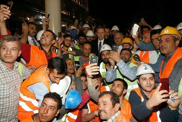 Cumhurbaşkanı Erdoğan, Külliye'deki inşaat çalışmalarını inceledi-4