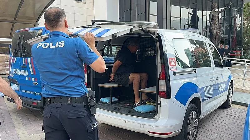 11 yaşındaki çocuğun görüntülerini kaydeden sapık satranç eğitmeni tutuklandı! Cep telefonundan çıkanlar mide bulandırdı-2