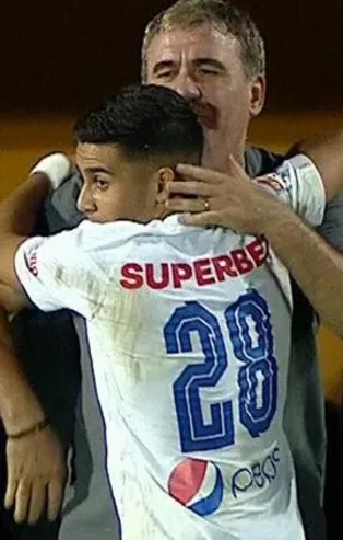 Türk asıllı Enes Sali Romanya'da tarihe geçti! Gheorghe Hagi'nin yeni prensi...