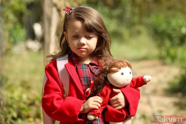 Aynadaki Yabancı’nın minik Leyla’sı Sara Yılmaz’ın annesine bakın! Anne-kız pozları sosyal medyayı ikiye böldü - 4