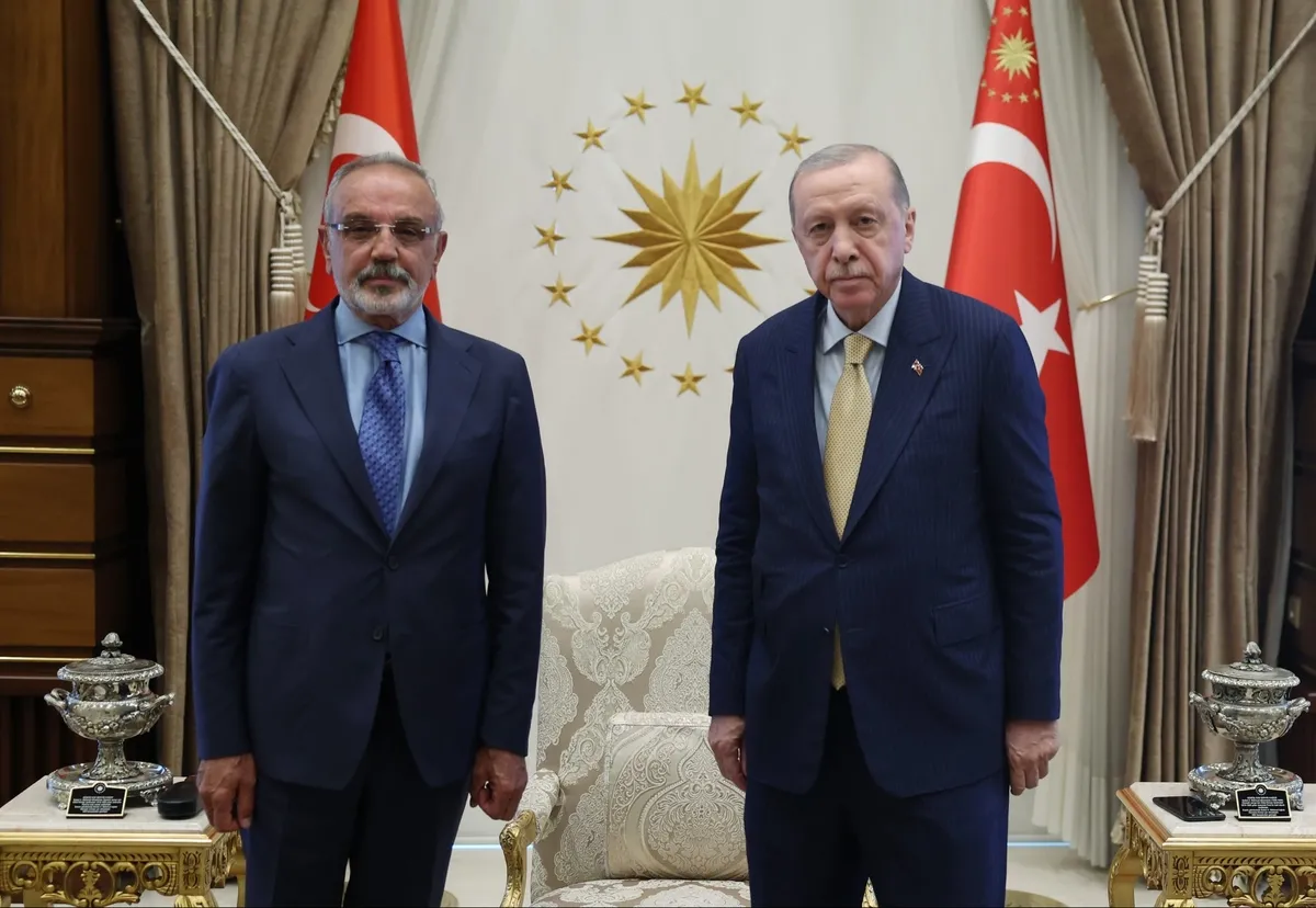 baskan-erdogan-demli-sirri-sakiki-kabul-etti-1780570203165.jpg Başkan Erdoğan DEM Partili Sırrı Sakık'ı kabul etti! Gündem Terörsüz Türkiye'de son aşama-3