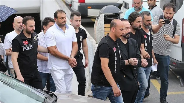 adnan-oktar-silahli-suc-orgutu-davasinda-flas-karar-16-orgut-elebasinin-tutukluluk-halinin-devamina-hukmedildi-1647358062825.jpeg Adnan Oktar Silahlı Suç Örgütü davasında flaş karar! 16 örgüt elebaşının tutukluluk halinin devamına hükmedildi-2