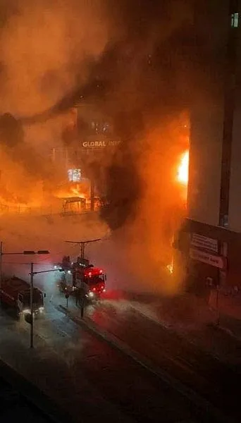 Moğolistan’da patlama! Doğal gaz taşıyan tanker ile otomobil çarpıştı: 600 itfaiyeci bölgeye koştu-1