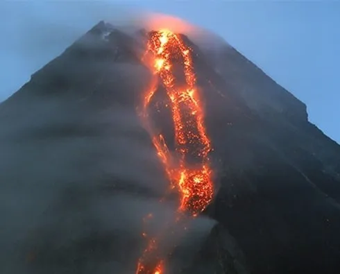 Filipinler’de yanardağ faciası