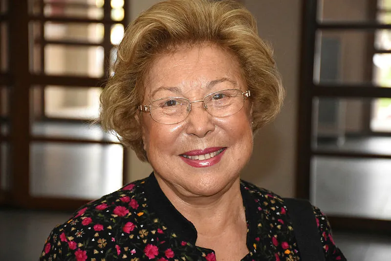 İlk kadın bakan Aykut'tan Erdoğan'a tam destek