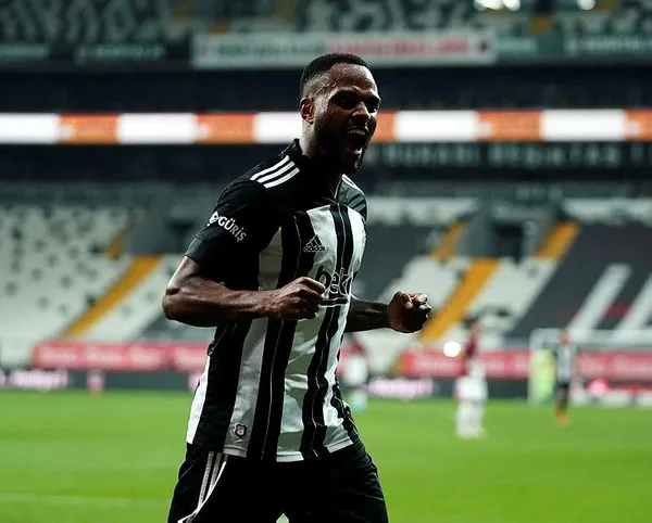 Beşiktaş, Hatay'ı 7 gol ile geçti: Kartal'ın yıldızı Larin Hatay'a 4 gol atarak yıldızlaştı-6