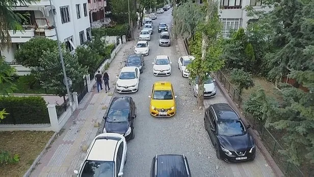 ibb-yesilkoyde-yolu-bitiremedi-vatandas-sonunda-isyan-etti-1594993513720.jpg