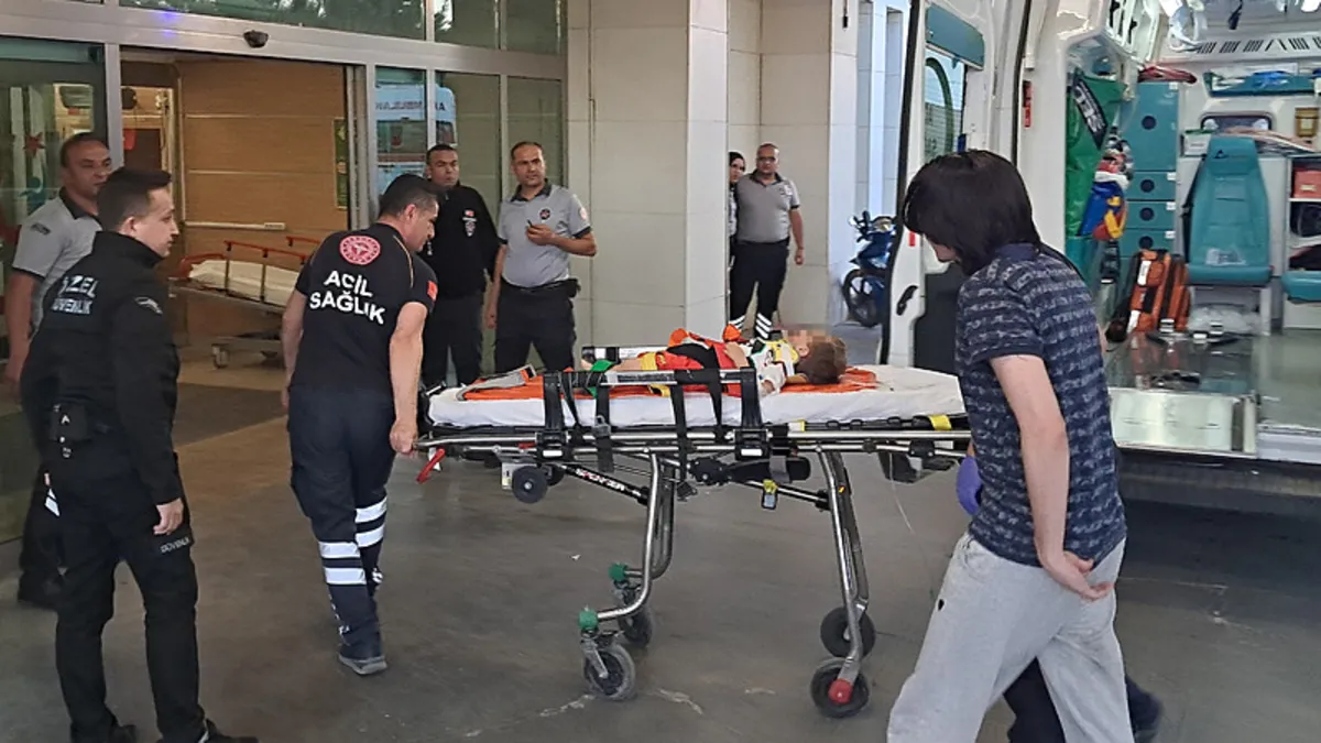 İZLE I Korkunç olay! 4. kattan düşen 3 yaşındaki çocuk ağır yaralandı