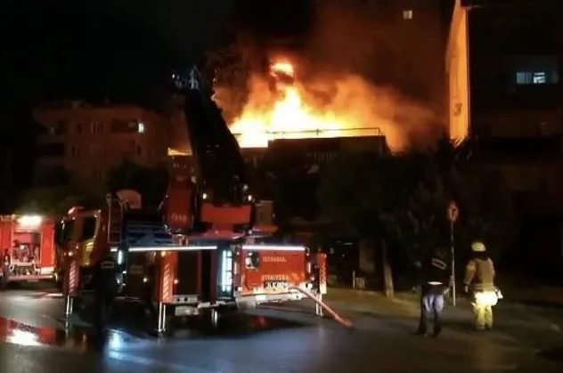 Son dakika: Ümraniye’de korkutan yangın! Facianın eşiğinden dönüldü