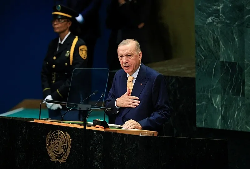 tarihi-konusmaya-alkis-tufani-baskan-erdogan-bm-81-genel-kurulunda-dunyaya-seslendi-1790093710428.jpeg BM'de Gazze manifestosu! Başkan Erdoğan İsraillilerin yüzüne vurdu: Öldürmeye doymuyorlar-7
