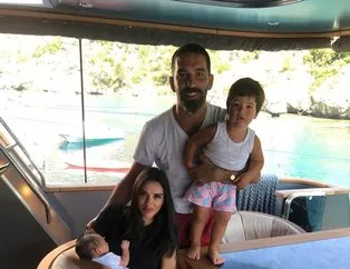 Arda Turan ve eşi Aslıhan Doğan Turan üçüncü çocuk için doktor izni bekliyor!