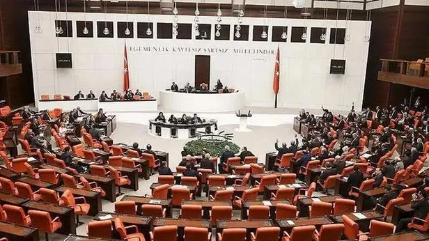 tbmm-genel-kurulu-torba-yasayi-kabul-etti-memurdan-emekliye-ogrenciden-kacak-gecis-yapanlara-kadar-herkesi-ilg-1656794659872.jpeg TBMM Genel Kurulu torba yasayı kabul etti! Memurdan emekliye, öğrenciden kaçak geçiş yapanlara kadar herkesi ilgilendiriyor-5