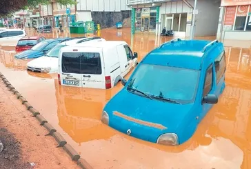 Doğu Karadeniz’deki şiddetli yağış 4 ili vurdu