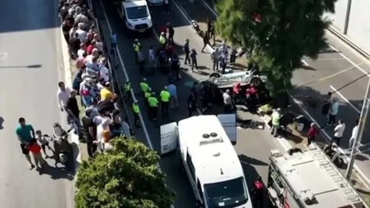 İzmir'de otomobil alt geçide uçtu: 3 ölü!
