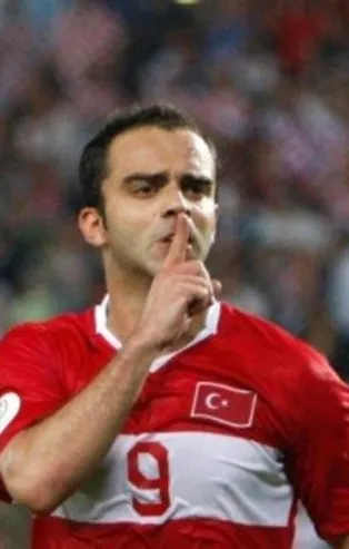 Semih Şentürk futbolu bıraktı