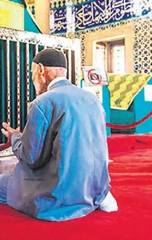 Prof. Dr. Nihat Hatipoğlu kaleme aldı: Mezarda bizi neler bekliyor