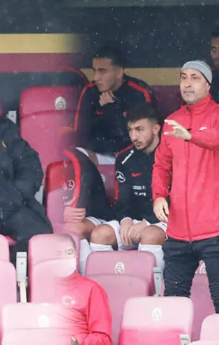 Galatasaray - Ümit Milli Takım maçında ortalık birbirine girdi! Marcao'dan Milli futbolcu Halil Dervişoğlu'na tokat...