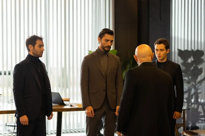 safir-18-bolum-2-fragmani-yayinlandi-onu-unuttuguna-inanmiyorum-1703837665287.jpg Safir 18. bölüm 2. fragmanı yayınlandı: Onu unuttuğuna inanmıyorum!-5