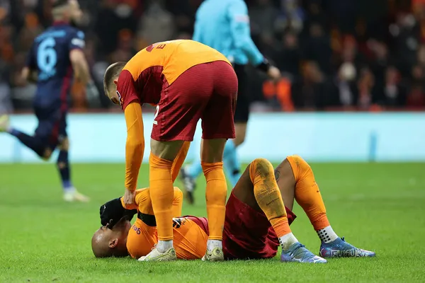 galatasaray-son-10-hafta-sonuclarina-gore-kume-dusuyor-1643025738773.jpg Galatasaray son 10 hafta sonuçlarına göre küme düşüyor-5